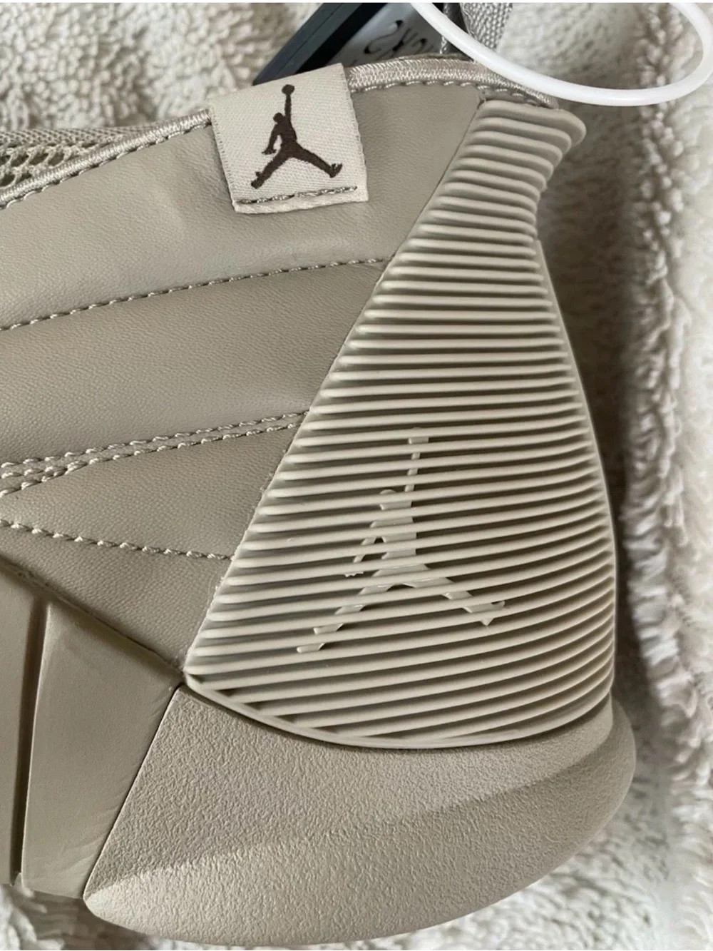 Billie Eilish x Air Jordan 15 Retro SP Beige Tan Sneakers US 6